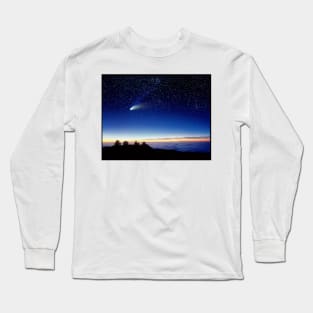 Mauna kea observatory & comet Hale-Bopp (R118/0241) Long Sleeve T-Shirt